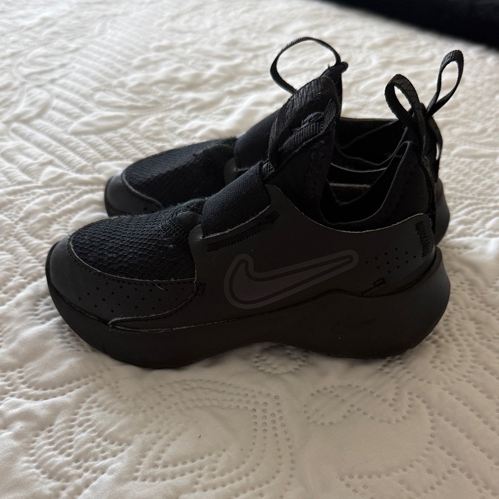 Nike Kids Black and Gray Sneakers